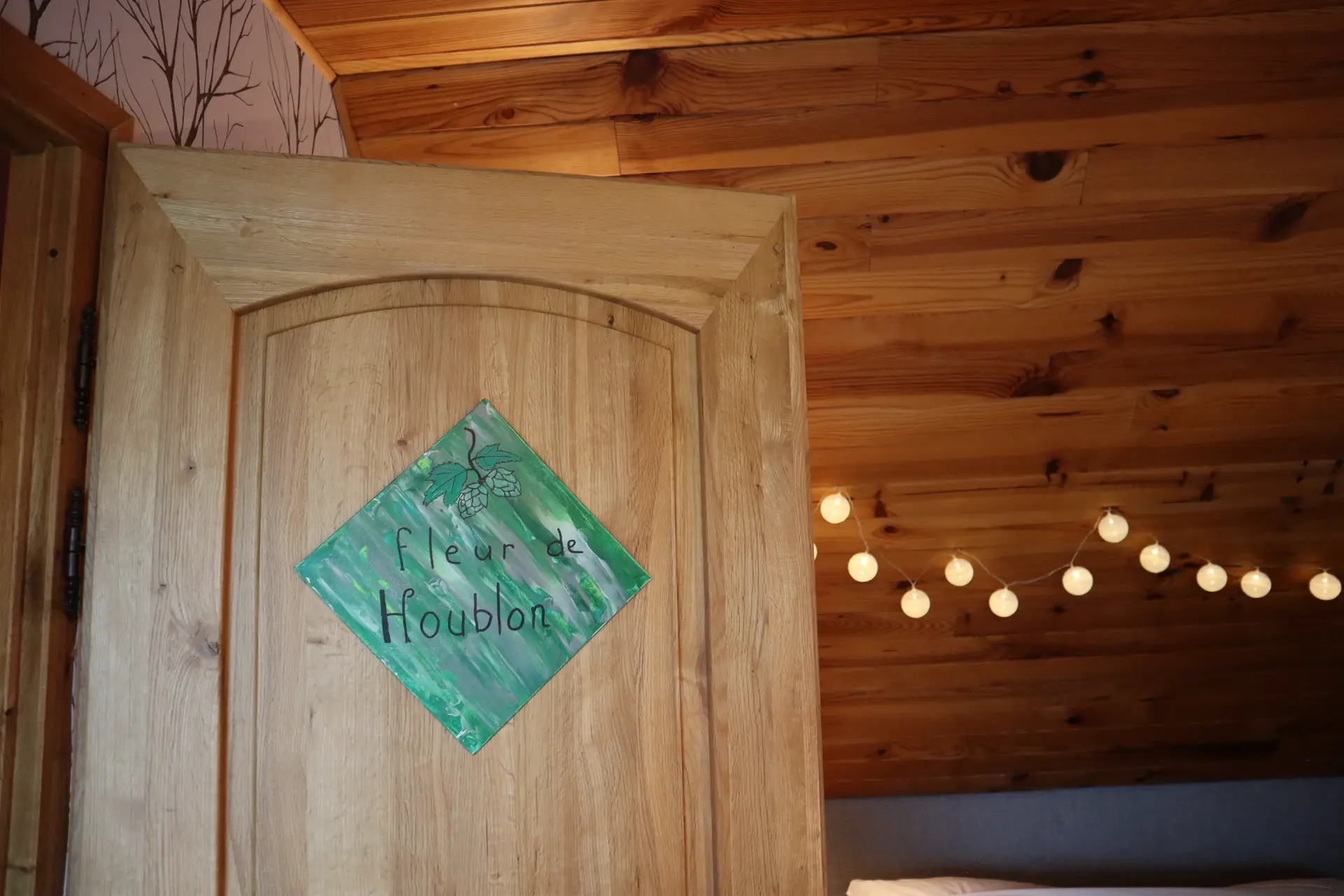 Porte d'entrée de la chambre